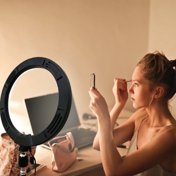 BRAND NEW LED SELFIE RING LIGHT WITH REMOTE CONTROL - Picture 7 of 7